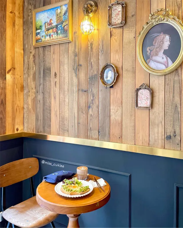 Avocado with Poached Egg Sourdough Toast & Chai Hot Chocolate