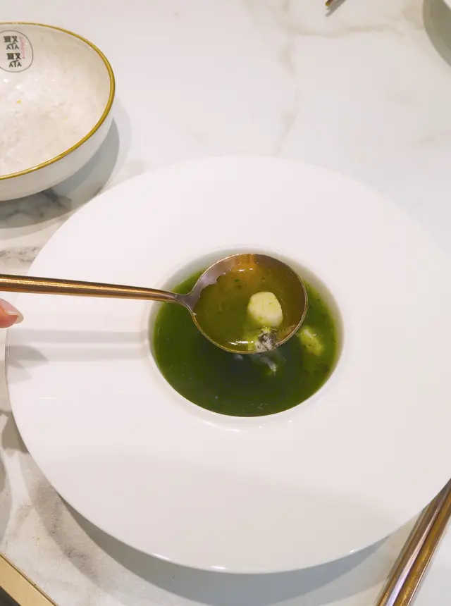 菠菜松露帶子湯