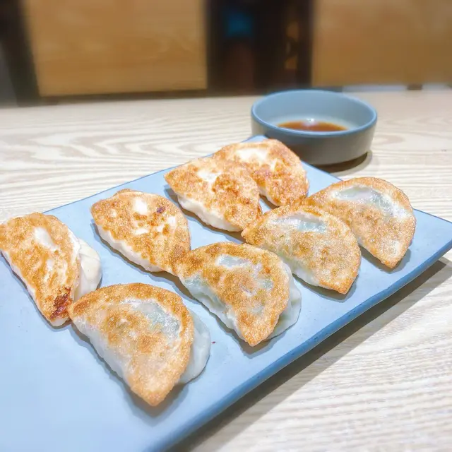 招牌鮮煎餃子