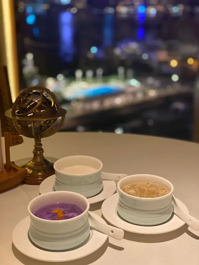 酒釀丸子,蛋白杏仁茶,蝶豆花冰涼粉