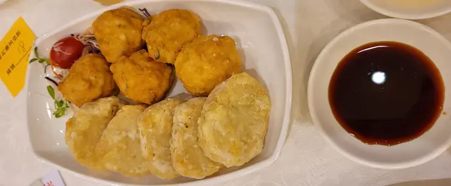 黃金墨魚卷拼蝦棗