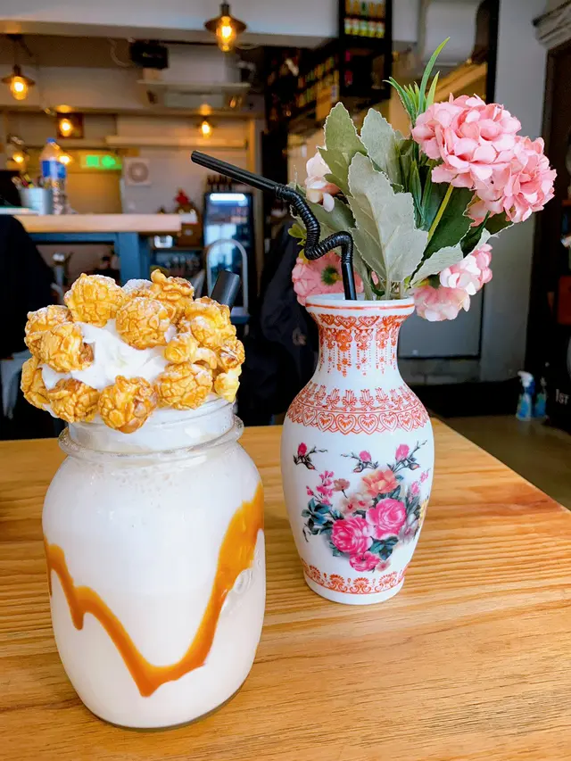 焦糖蜂蜜奶昔、熱情果接骨木花茶