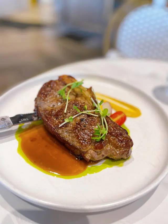 澳洲草飼西冷扒8安士配薯菜