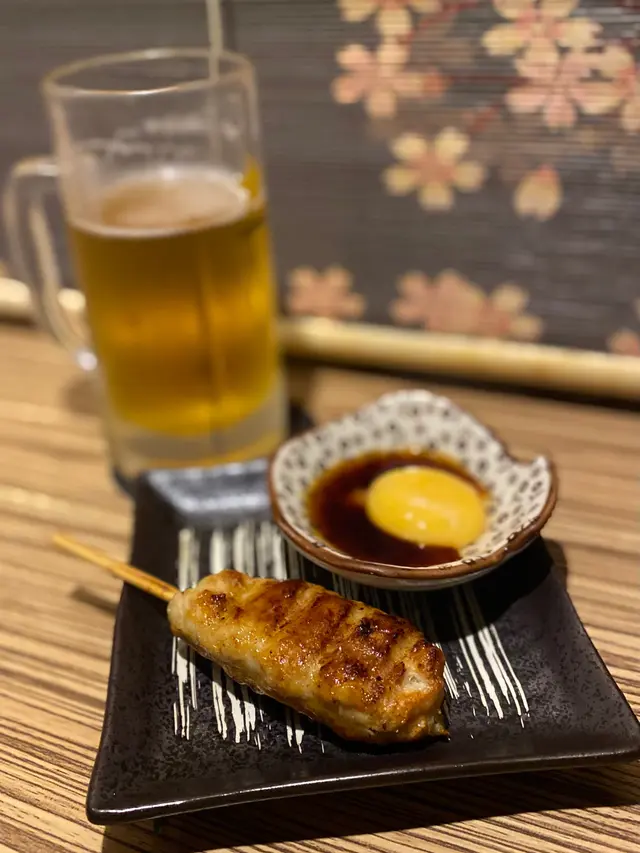 汁燒免治雞肉軟骨棒 (付月見)