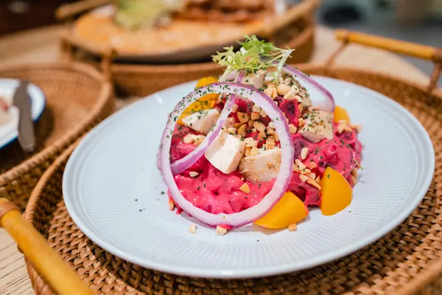 清慢煮雞胸紅菜頭沙律