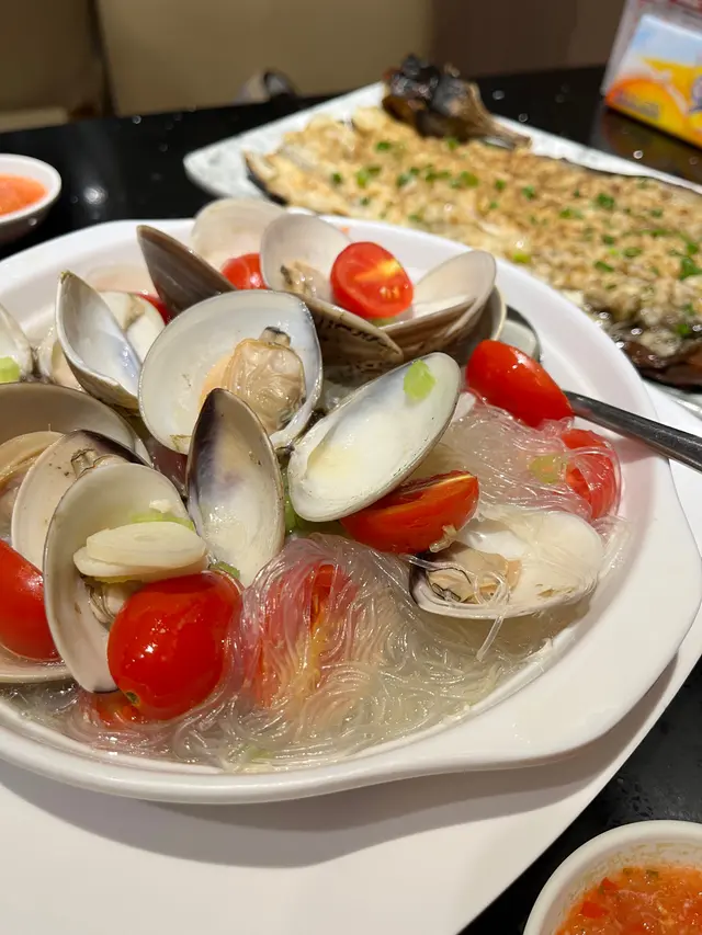 蕃茄清酒煮沙白