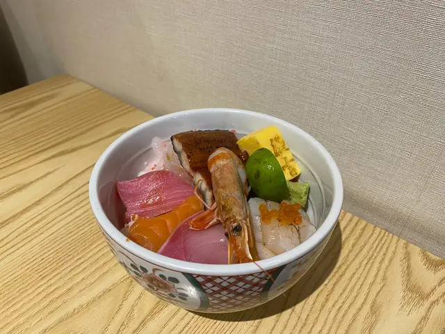 漁吉特選丼