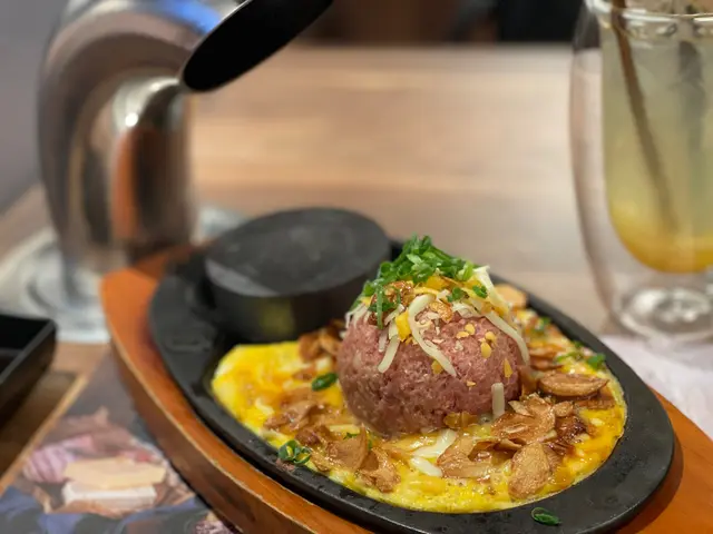 蛋蒜和牛漢堡扒