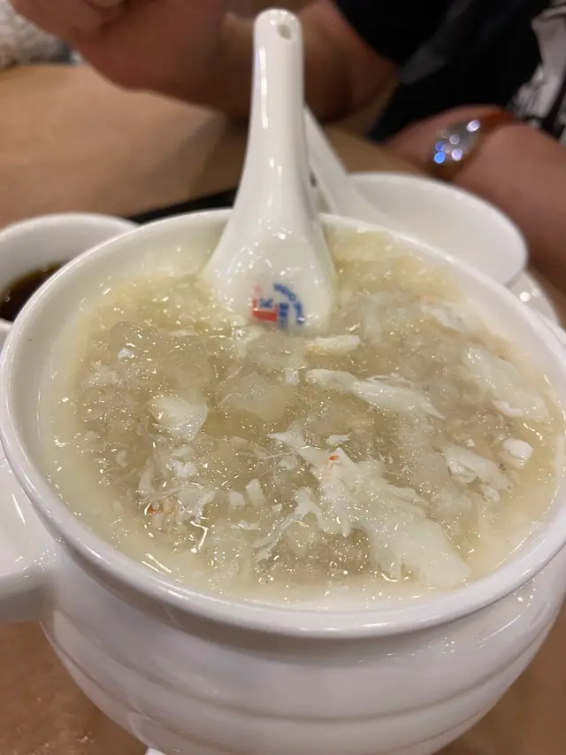 蟹肉竹笙燕窩羹