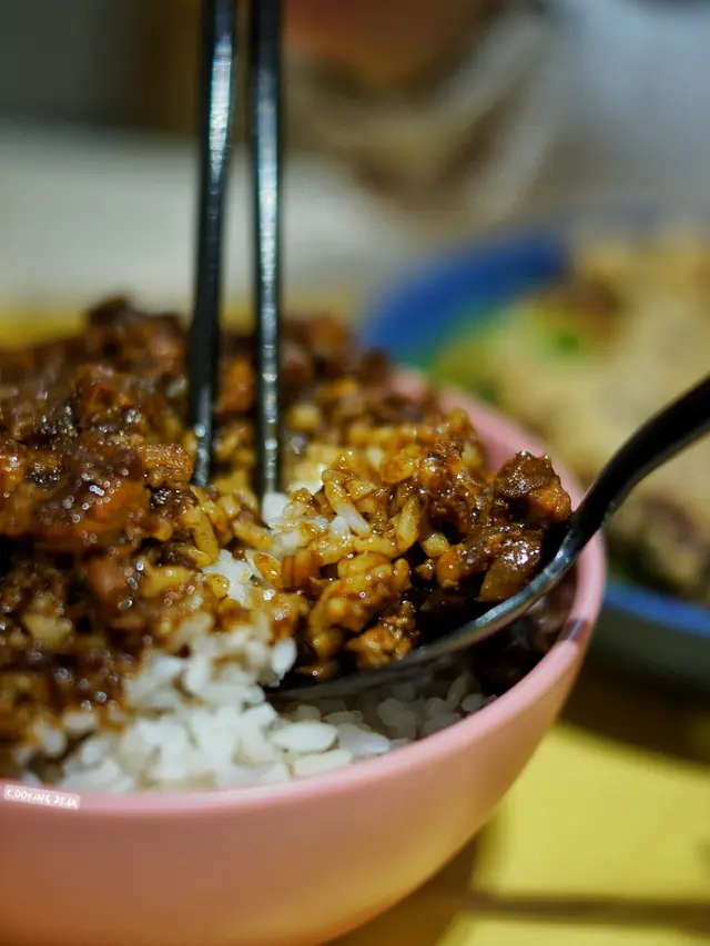 香酥雞扒滷肉飯
