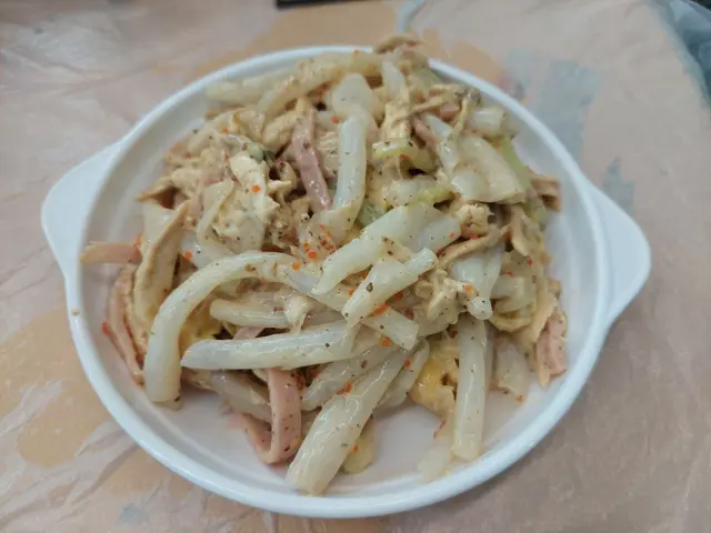 麻醬蟹籽雞絲粉皮