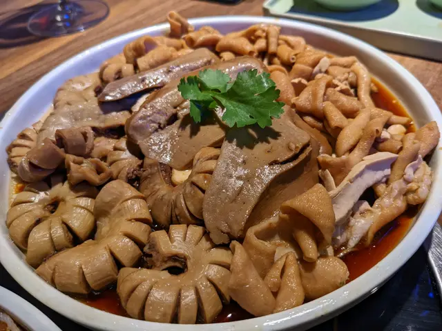 鹵水鵝肝粉腸豆腐鵝腸