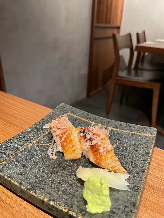 火焰右口魚邊壽司
