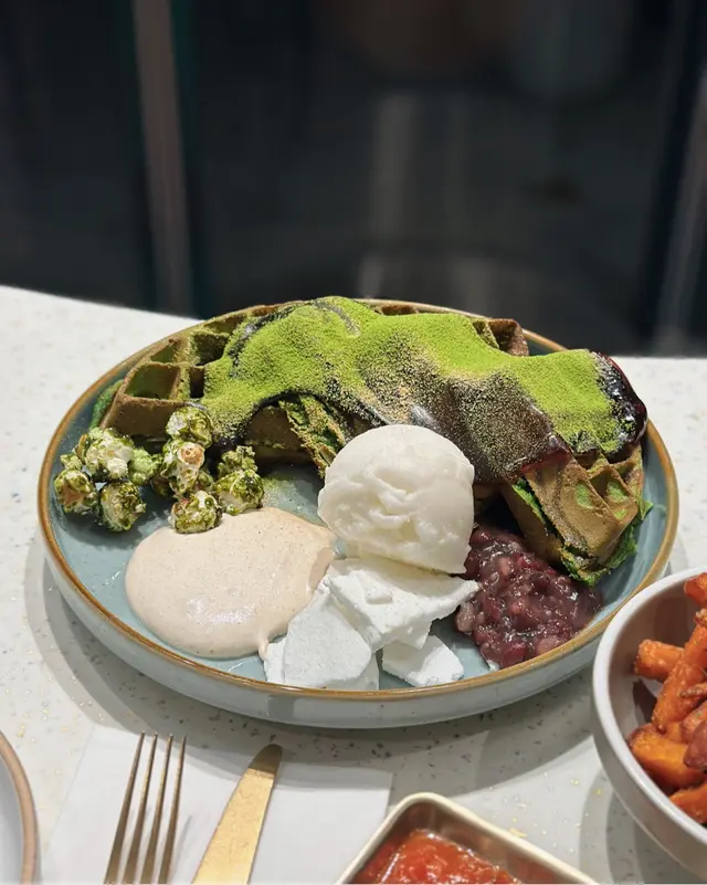 宇治金時麻糬窩夫