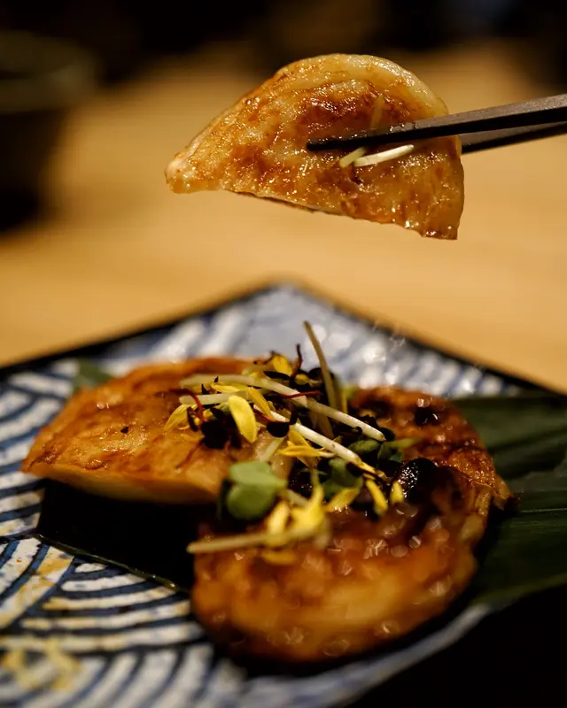 燒窿摩魚餅