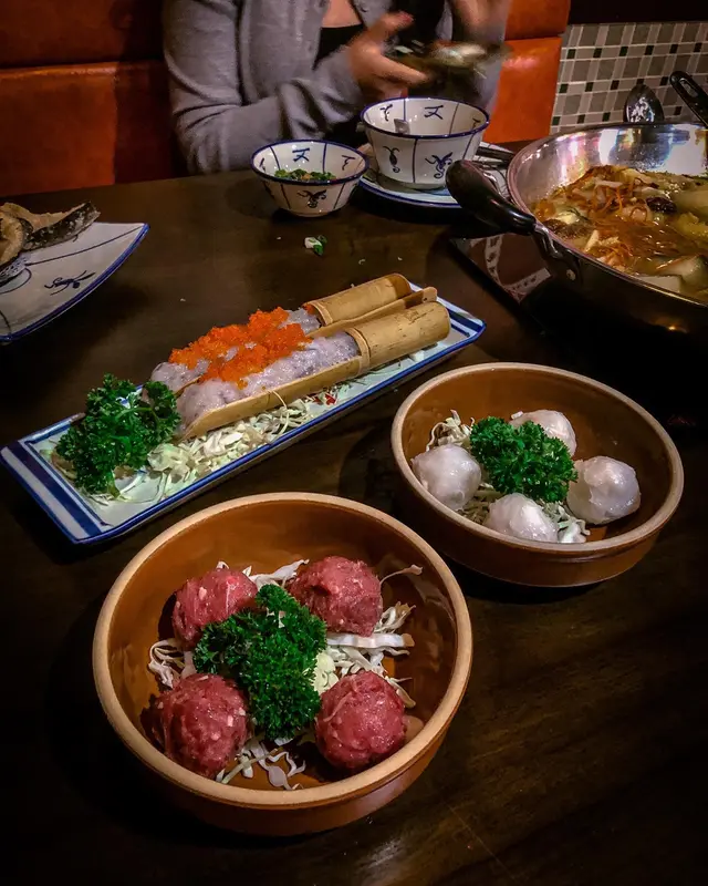 五香肉丁墨魚丸