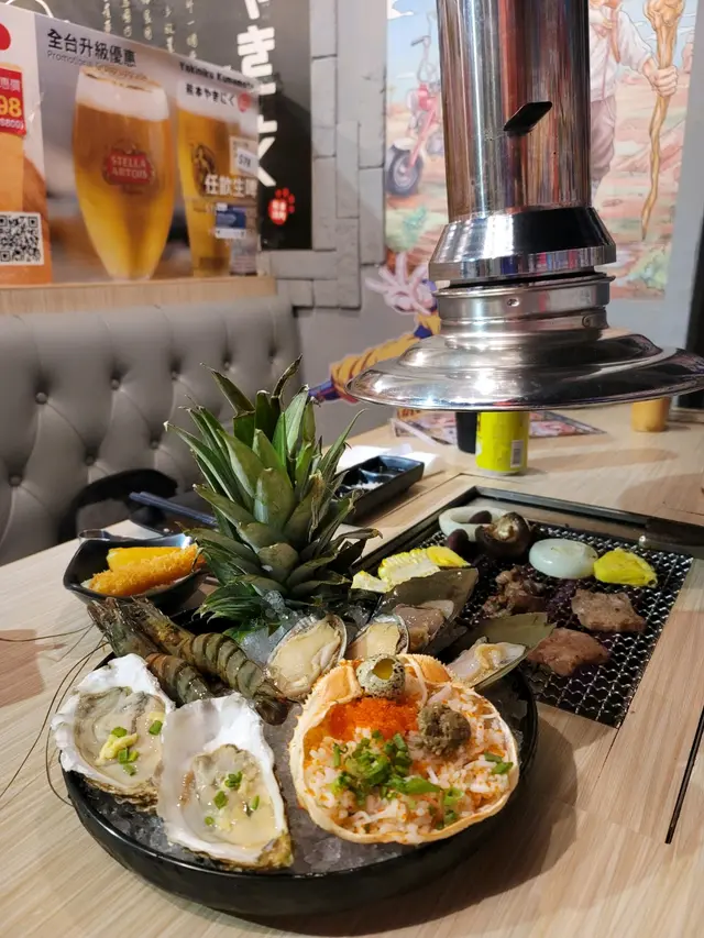 甲羅燒、 特大虎蝦、 帶子鮑魚和蠔