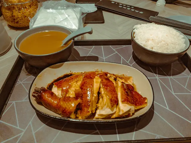 午餐 招牌頭抽醬油雞