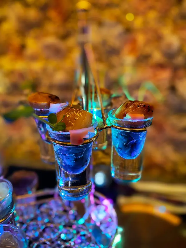 火灸北海道帶子伴柚子碟豆花沙律