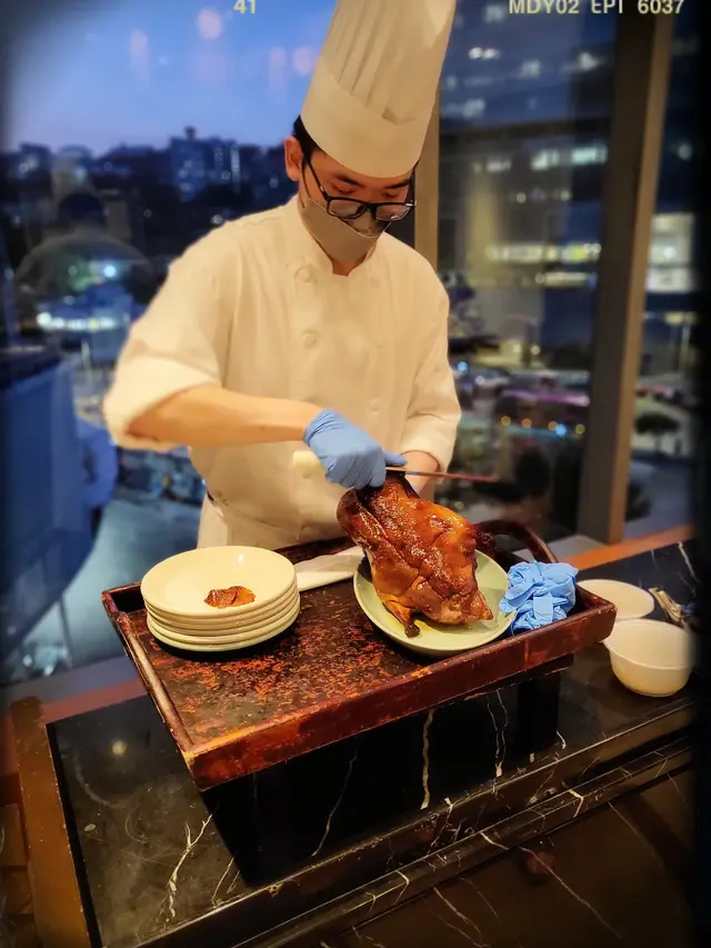 傳統北京烤填鴨($658/隻)