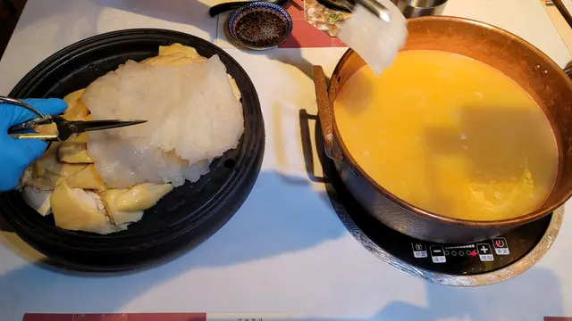 招牌花膠雞湯鍋