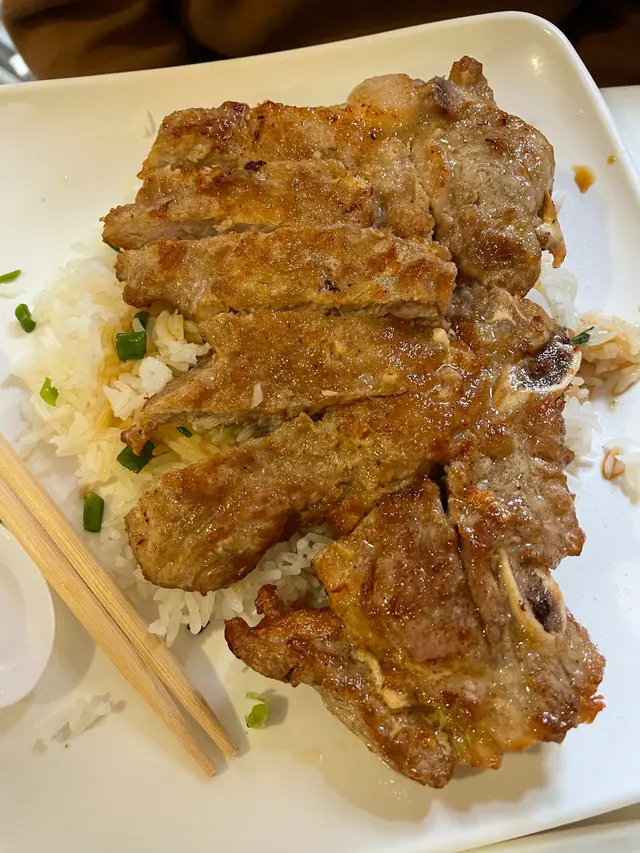 蒜蓉豉油豬扒飯