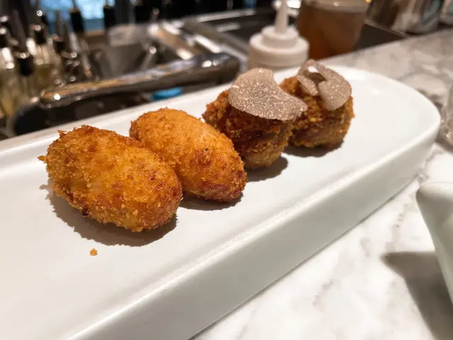 Croquet as de jamon & boletus con trufa