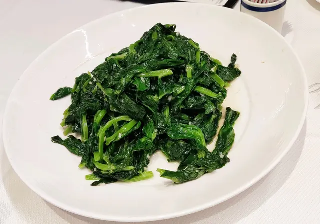 夠鑊氣，碧綠，稍貴