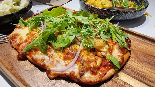 香草雞燒烤醬薄餅