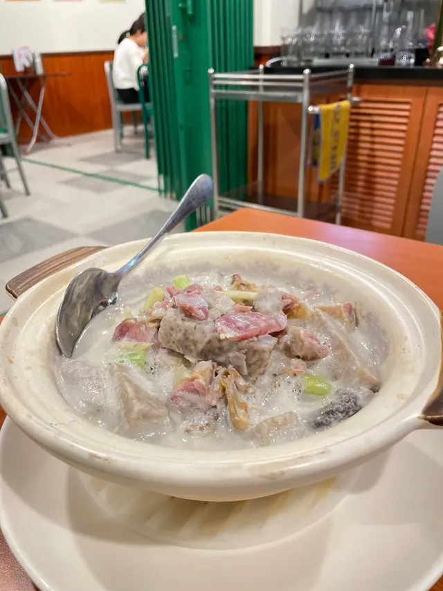 椰香荔芋油鴨髀煲