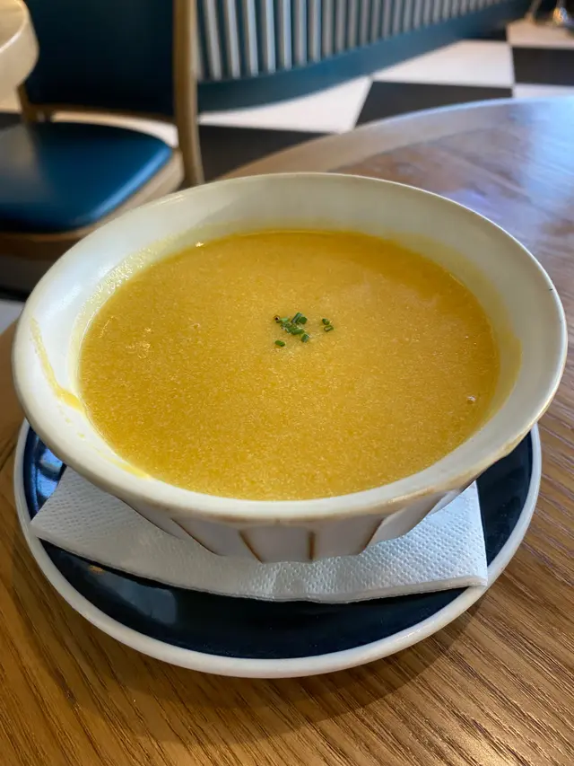 似加入咗薯仔,口感起沙。南瓜味小