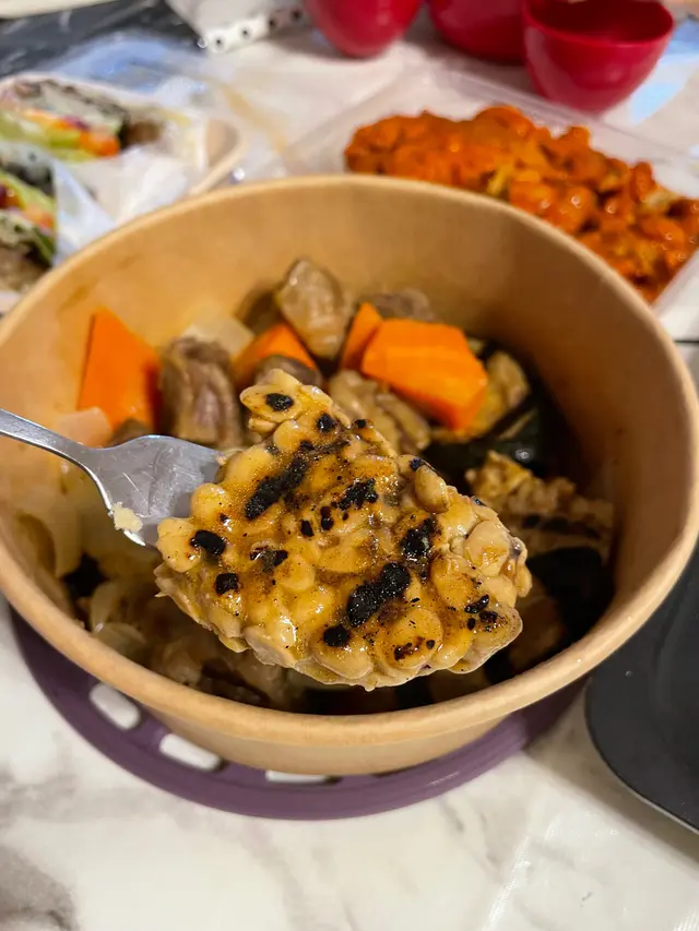 紅酒燴牛肋條配椰菜花扒