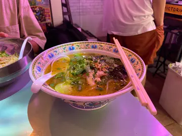 泰式手撕雞米線