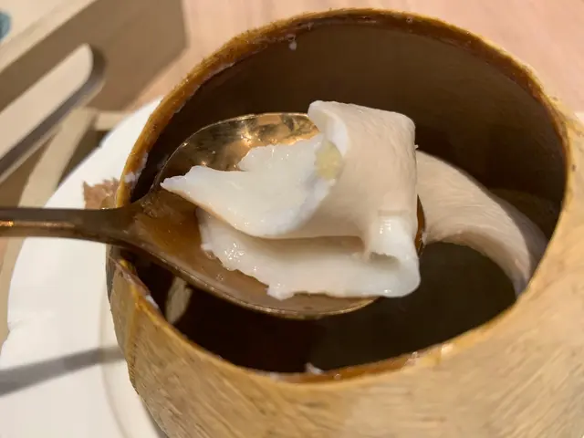 椰肉又薄又軟滑
