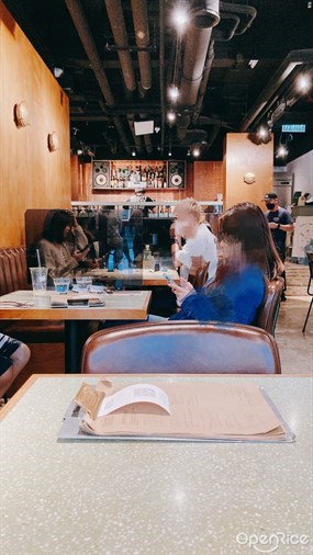 Bar枱位置 - Urban Coffee Roaster in Causeway Bay 