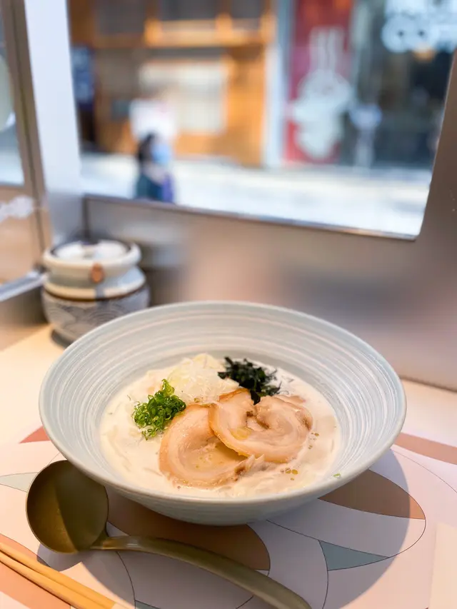 雞白湯叉燒烏龍麵