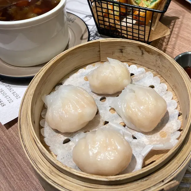 月半彎晶瑩鮮蝦餃