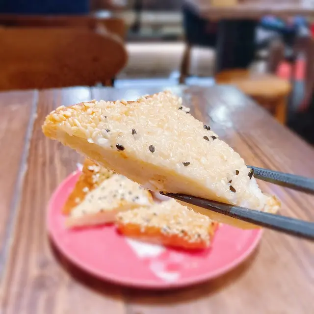 芝麻蝦多士配威士忌