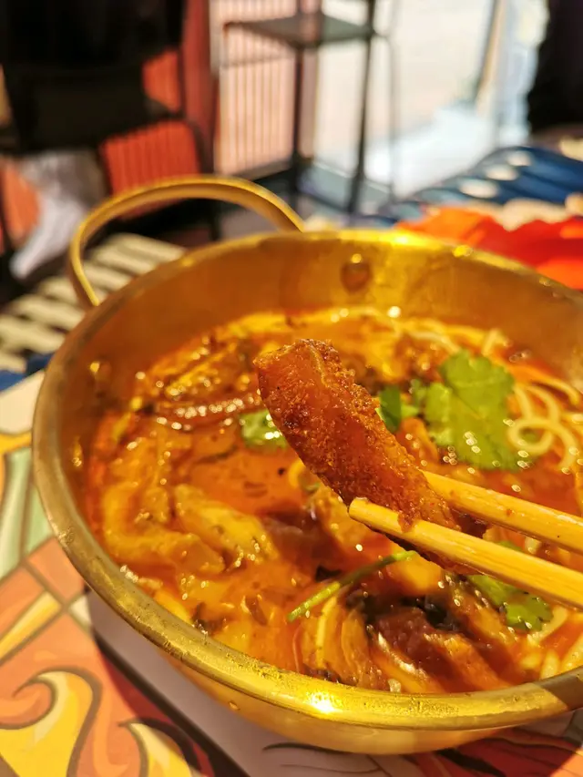 家鄉酸辣豬面肉米線