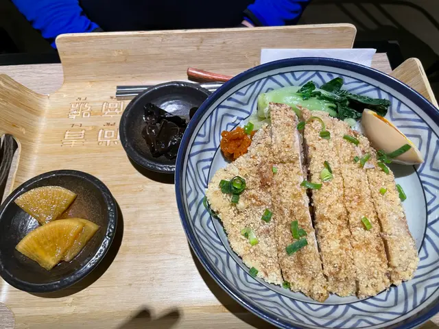 台式鹽酥排骨飯
