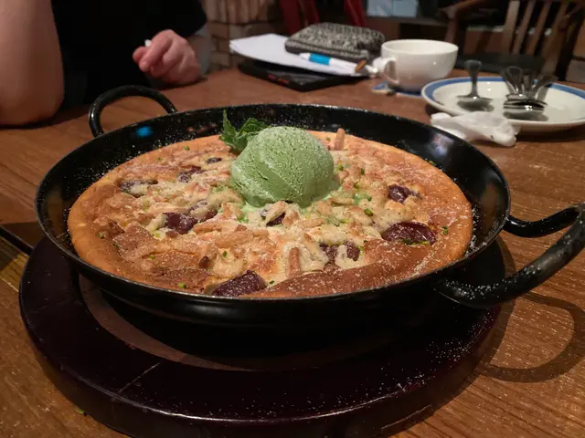 蘋果金寶配綠菜雪糕