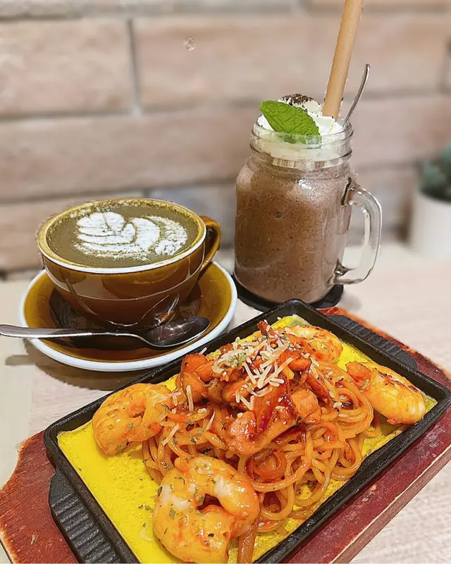 鐵板名古屋茄汁海蝦腸片意粉