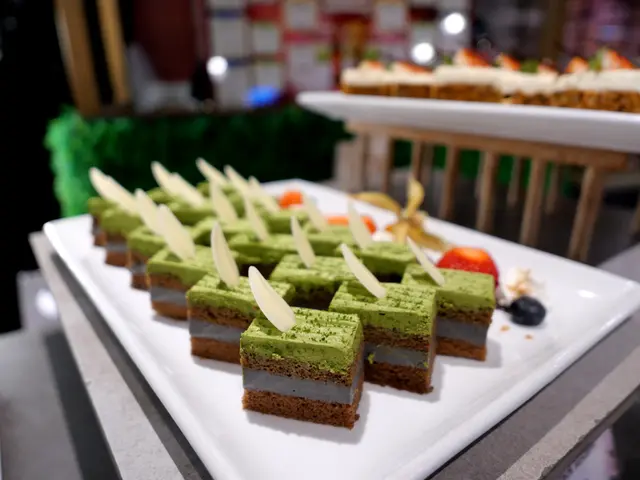 抹茶黑芝麻慕絲蛋糕