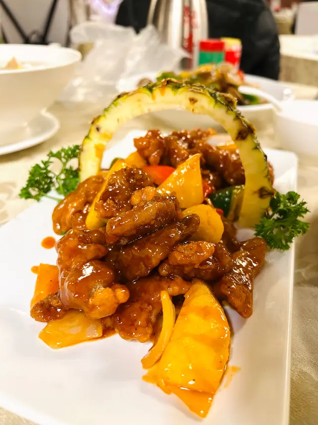 新鮮菠蘿咕嚕肉