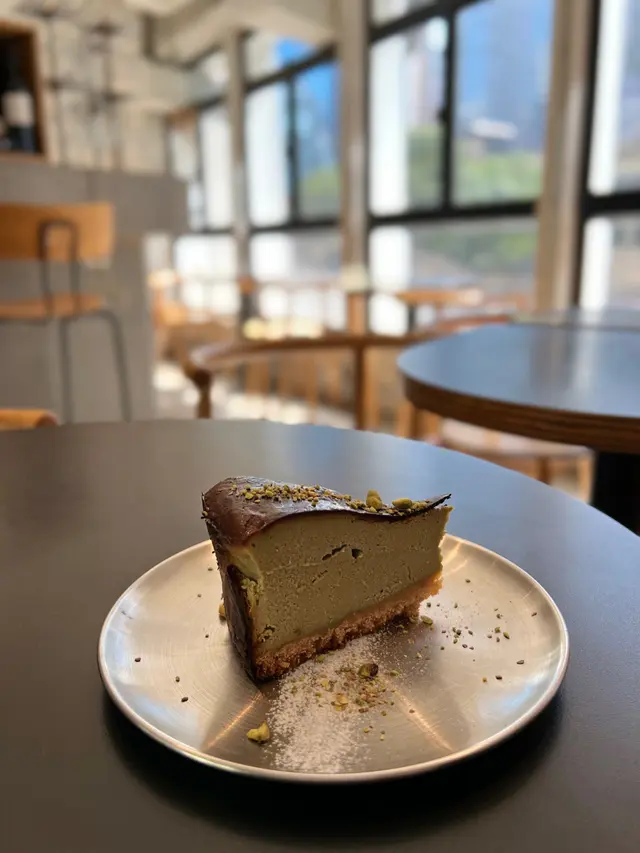 開心果巴斯克芝士蛋糕