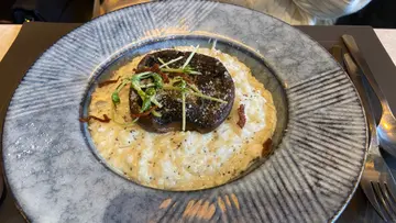 黑松露什兰大蘑菇香苣炖亟