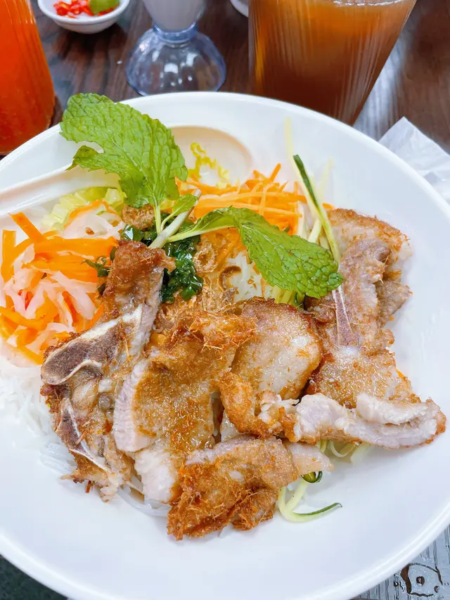 越式香茅豬扒撈檬 