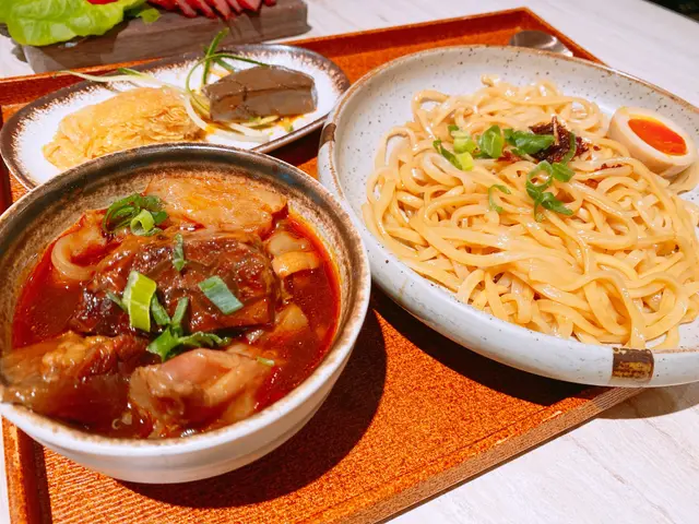 微辣半筋半肉手工拌麵