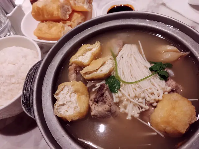 白胡椒肉骨茶配白飯