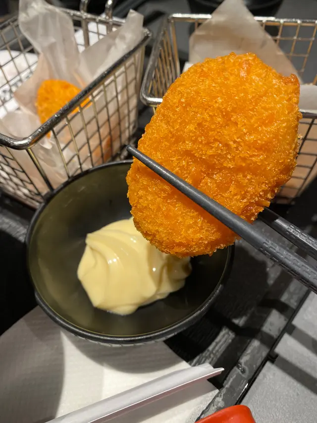 炸忌廉蟹肉蓉餅